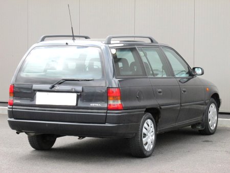 Opel Astra, 1997 - pohled č. 5