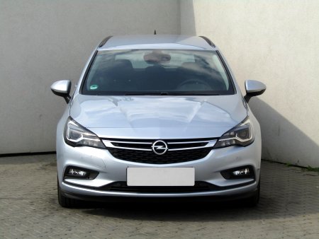 Opel Astra, 2016 - pohled č. 2