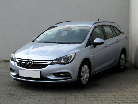 Opel Astra, 2016 - pohled č. 3