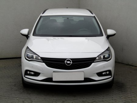 Opel Astra, 2016 - pohled č. 2