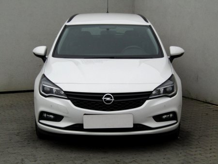 Opel Astra, 2017 - pohled č. 2