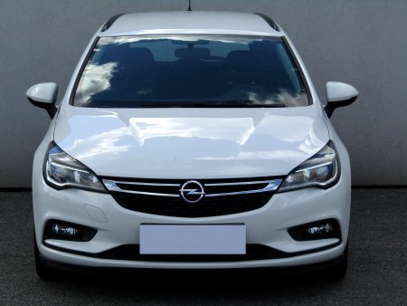 Opel Astra, 2016 - pohled č. 2