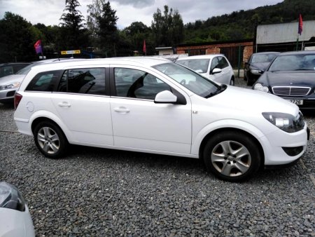 Opel Astra, 2012 - pohled č. 2