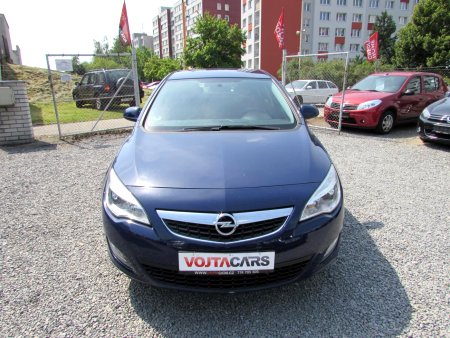 Opel Astra, 2011 - pohled č. 2