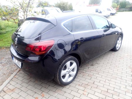 Opel Astra, 2010 - pohled č. 3