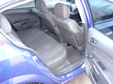 Opel Astra, 2004 - pohled č. 12