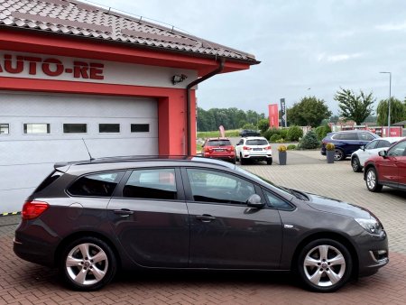 Opel Astra, 2013 - pohled č. 3