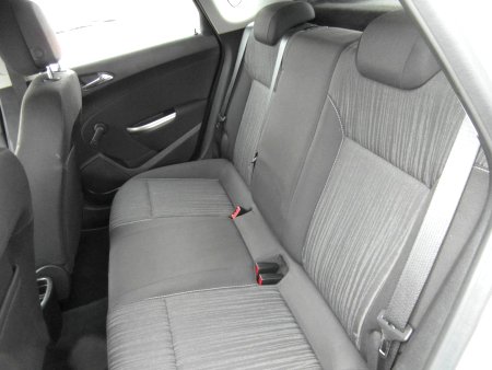 Opel Astra, 2010 - pohled č. 11