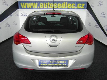 Opel Astra, 2010 - pohled č. 2