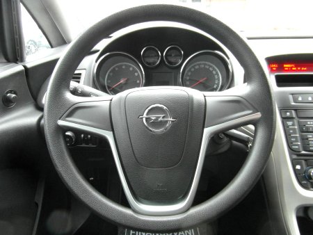 Opel Astra, 2010 - pohled č. 9