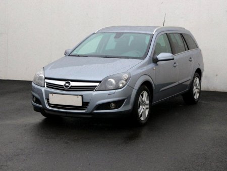 Opel Astra, 2009 - pohled č. 3