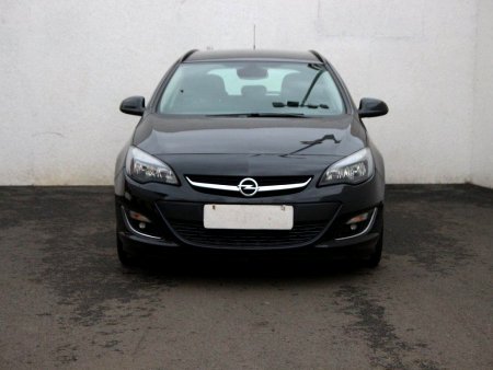 Opel Astra, 2010 - pohled č. 2