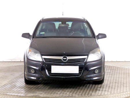 Opel Astra, 2008 - pohled č. 2