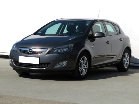 Opel Astra, 2012 - pohled č. 3