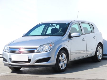 Opel Astra, 2010 - pohled č. 3