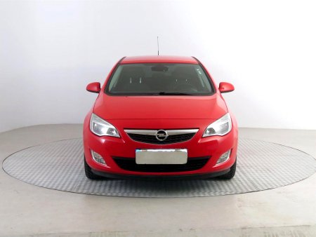 Opel Astra, 2010 - pohled č. 2