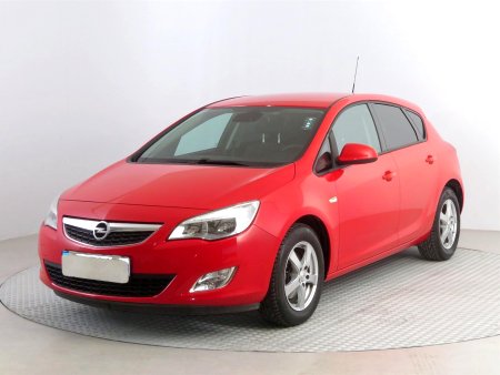 Opel Astra, 2010 - pohled č. 3