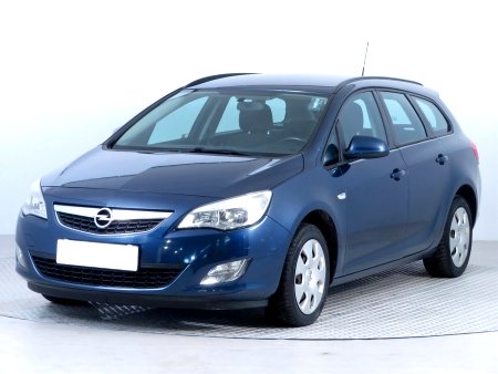Opel Astra, 2012 - pohled č. 3