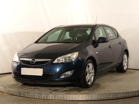 Opel Astra, 2010 - pohled č. 3