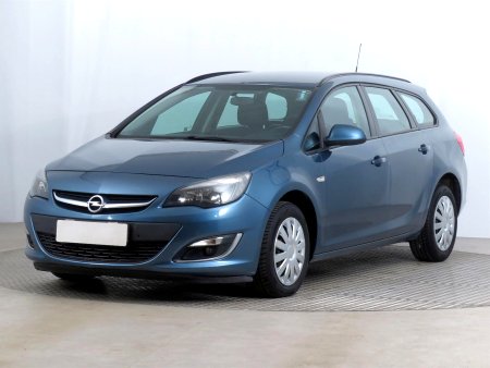 Opel Astra, 2013 - pohled č. 3