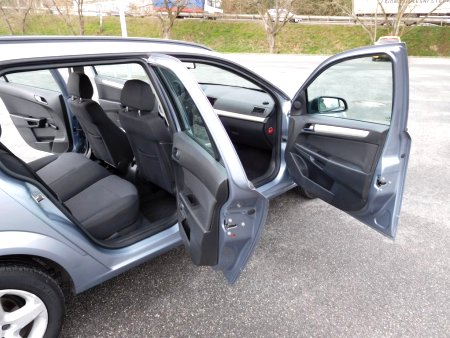 Opel Astra, 2008 - pohled č. 11