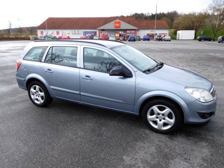 Opel Astra, 2008 - pohled č. 4