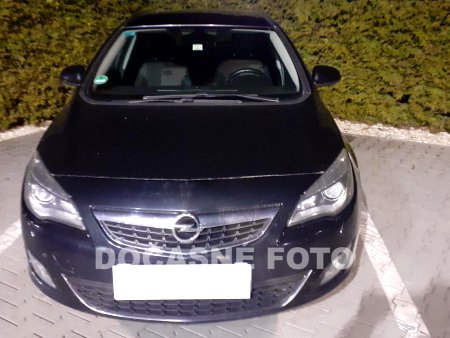 Opel Astra, 2012 - pohled č. 2