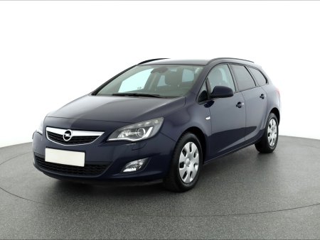 Opel Astra, 2012 - pohled č. 3