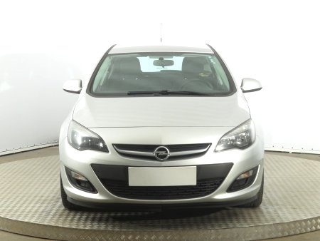 Opel Astra, 2013 - pohled č. 2