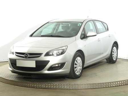 Opel Astra, 2013 - pohled č. 3