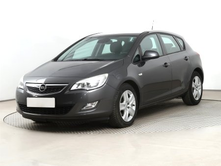 Opel Astra, 2011 - pohled č. 3