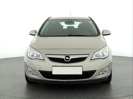 Opel Astra, 2010 - pohled č. 2