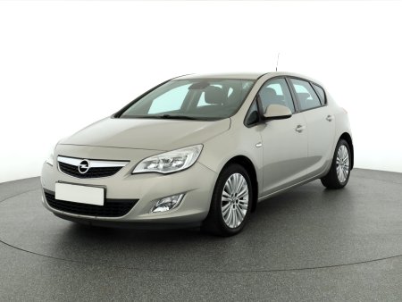 Opel Astra, 2010 - pohled č. 3