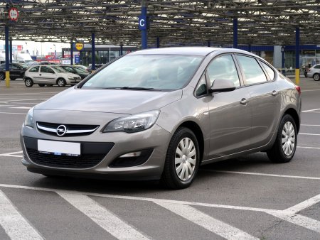 Opel Astra, 2015 - pohled č. 3