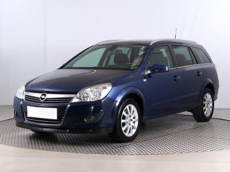 Opel Astra, 2008 - pohled č. 3