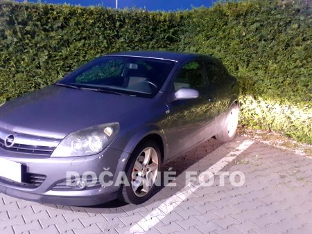 Opel Astra, 2006 - pohled č. 3