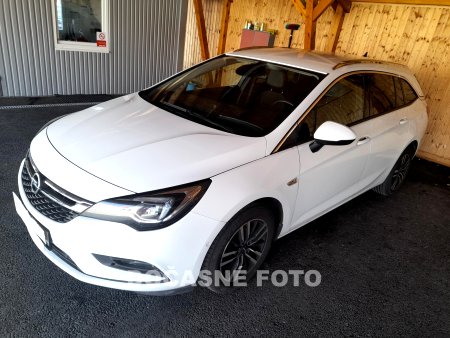 Opel Astra, 2018 - pohled č. 3