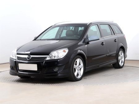 Opel Astra, 2009 - pohled č. 3
