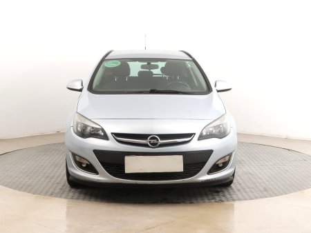 Opel Astra, 2014 - pohled č. 2
