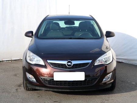 Opel Astra, 2012 - pohled č. 2