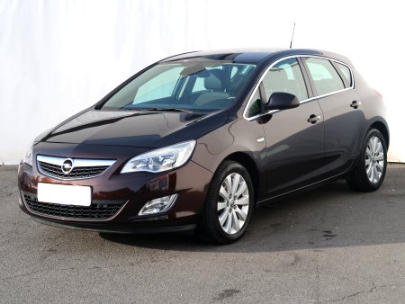 Opel Astra, 2012 - pohled č. 3
