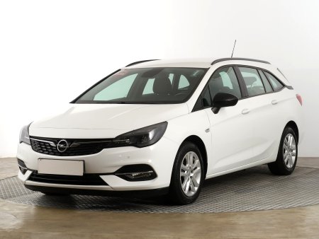 Opel Astra, 2022 - pohled č. 3