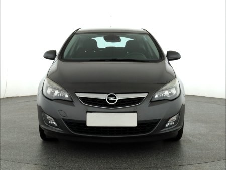 Opel Astra, 2011 - pohled č. 2