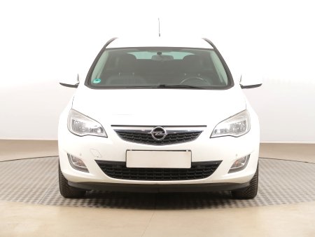 Opel Astra, 2012 - pohled č. 2