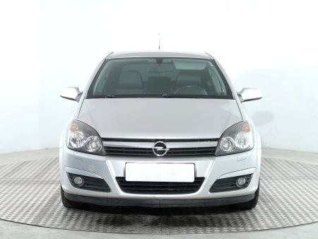 Opel Astra, 2005 - pohled č. 2