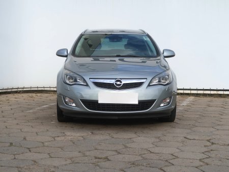 Opel Astra, 2011 - pohled č. 2