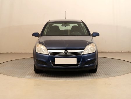 Opel Astra, 2009 - pohled č. 2