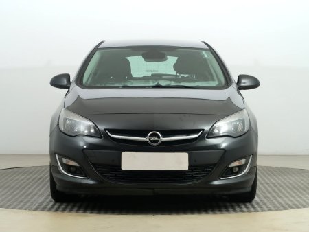 Opel Astra, 2013 - pohled č. 2