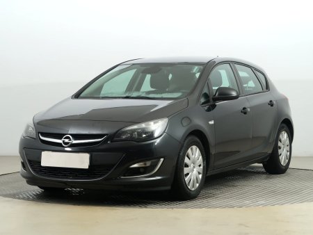 Opel Astra, 2013 - pohled č. 3