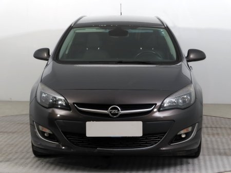 Opel Astra, 2013 - pohled č. 2